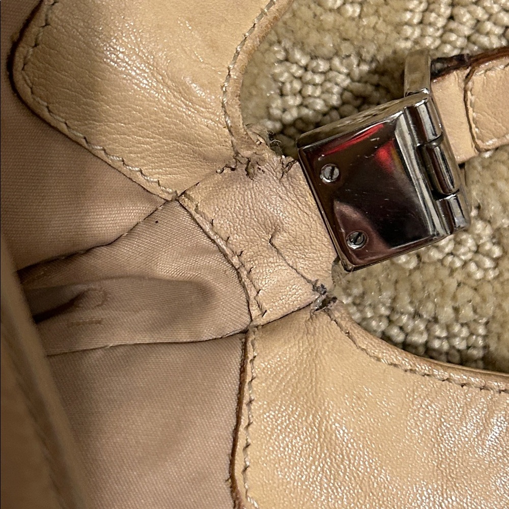 Gucci Jackie Piston Lock Tan Leather Shoulder Bag - Picture 14 of 15